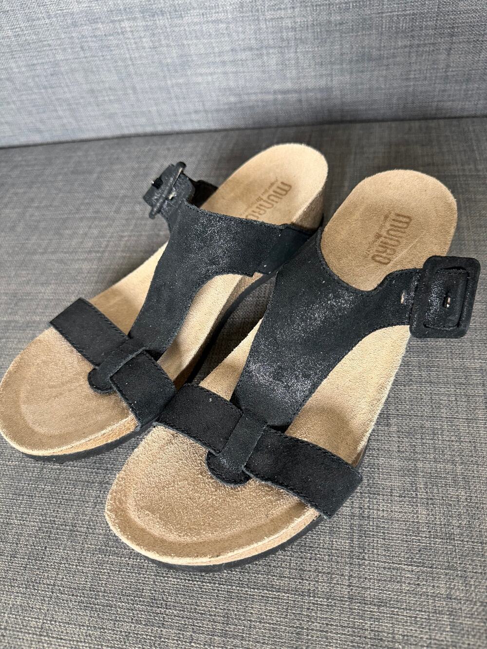 New Munro Ronda Womens Size 11N Black Suede T Strap Wedge Sandal Arch Support